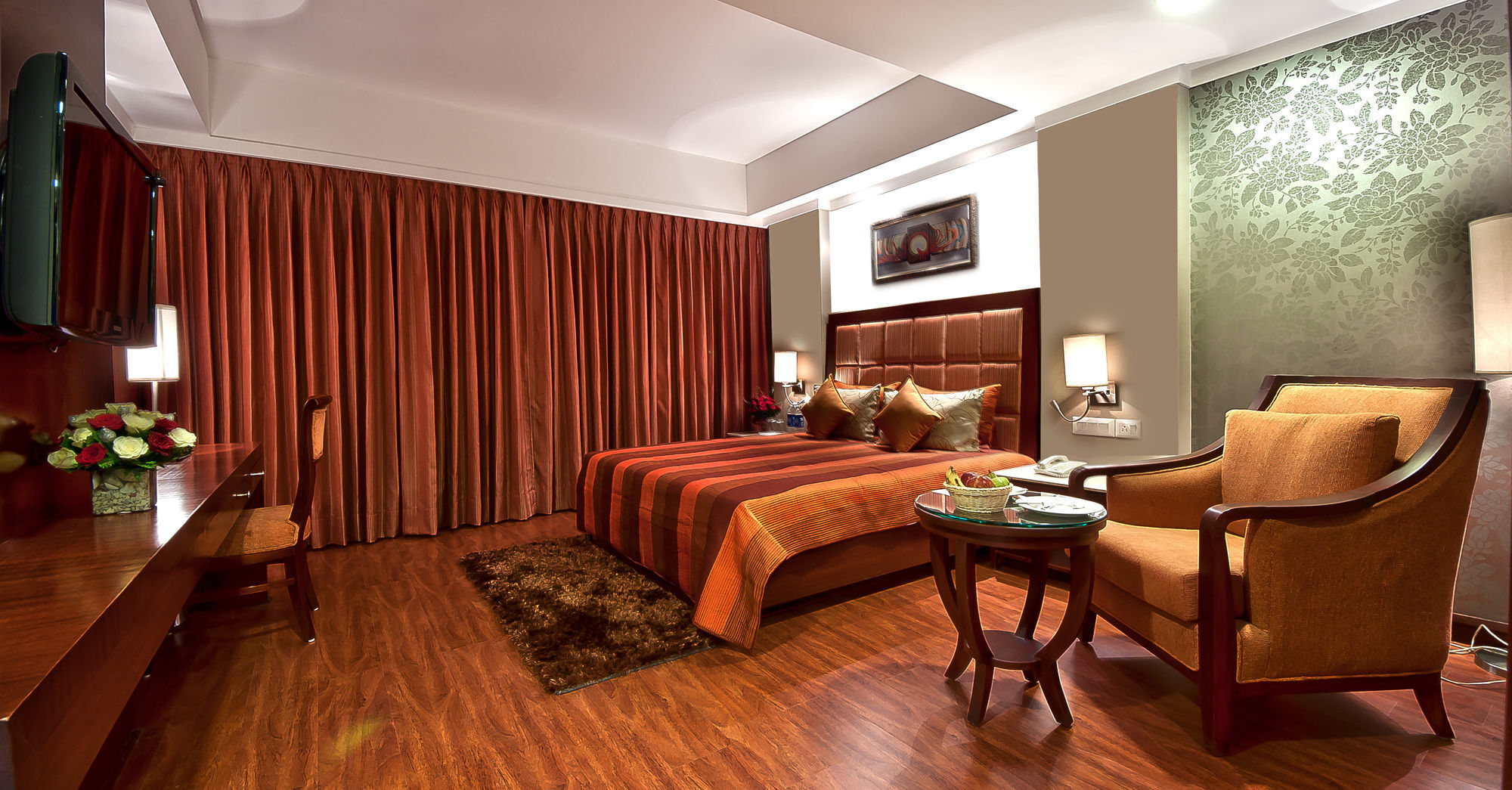 The Golden Plaza Hotel Панчкула Экстерьер фото